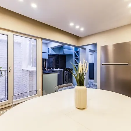 And Compact Flat With Terrace In Sisli Estambul