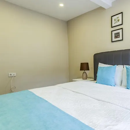 And Compact Flat With Terrace In Sisli Estambul