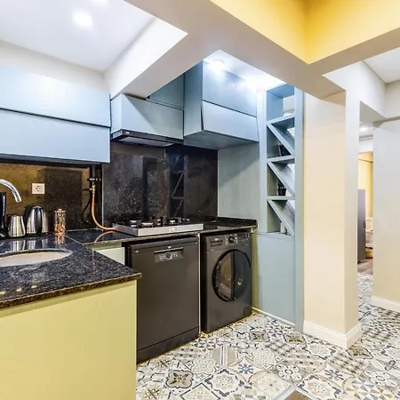 And Compact Flat With Terrace In Sisli *