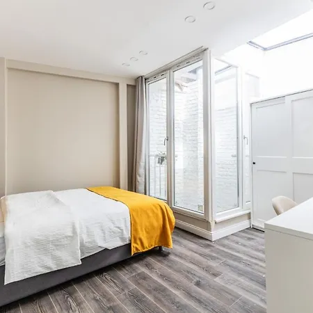 And Compact Flat With Terrace In Sisli *